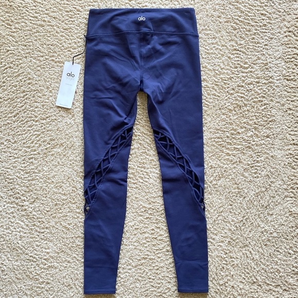 Set of ALO Yoga Navy Blue Bra & Leggings - Picture 8 of 13